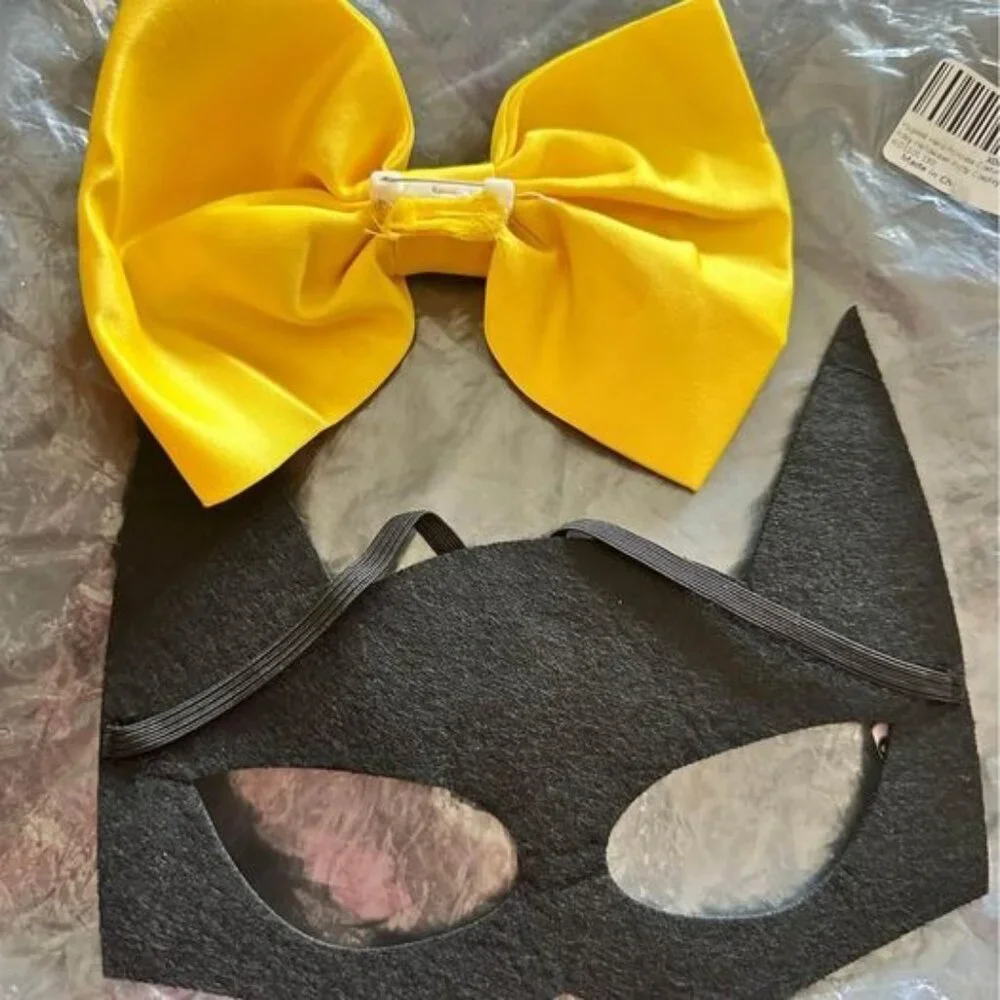 new: Hero princess costume w cape, mask,‎ bow & bracelet (6-7 years old)